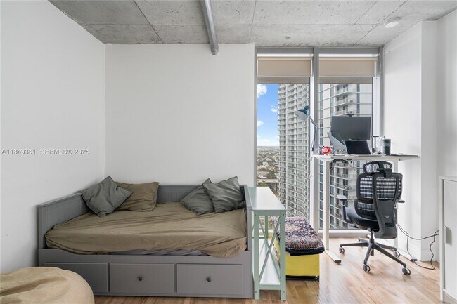 Building Photo - 690 SW 1st Ct