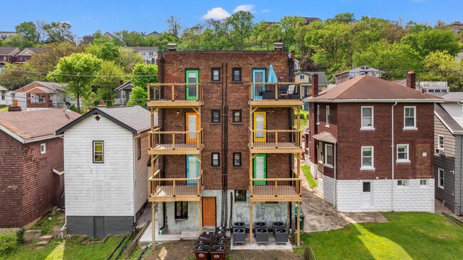 Primary Photo - 217 W 13th St