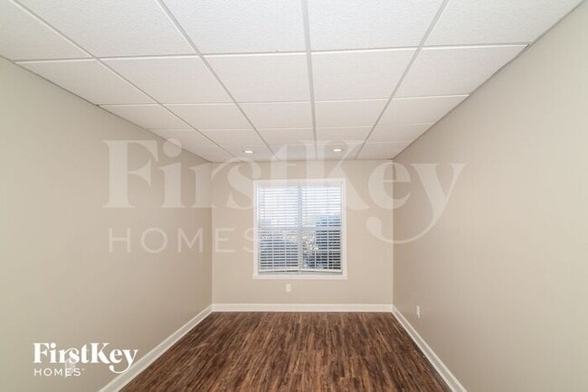 Building Photo - 221 Bentmoor Ln