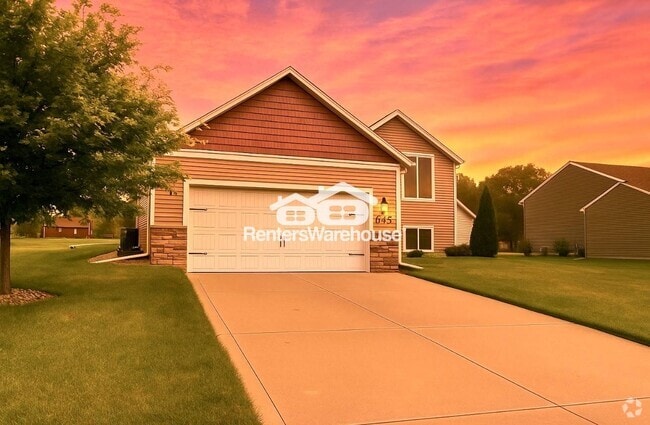 Building Photo - 645 Northview Dr