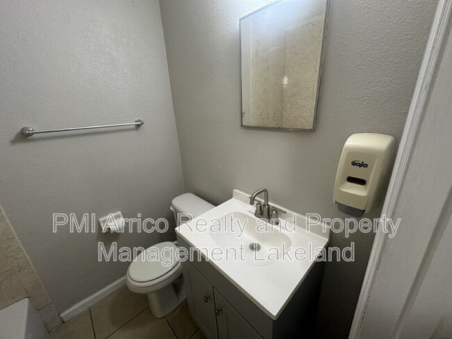 Building Photo - 403 Normandy St