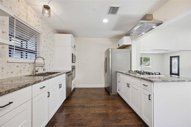 Building Photo - 3403 Linkwood Dr