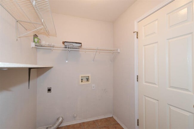 Building Photo - 170 Masonwood Dr
