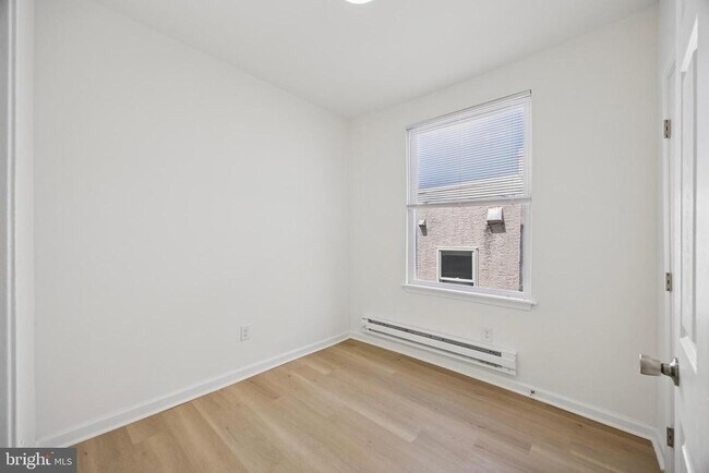 Building Photo - 278 S 60th St