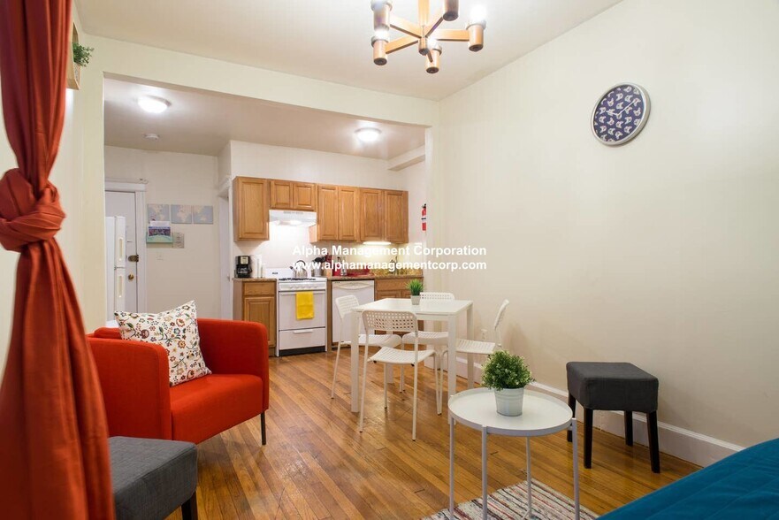 Building Photo - 58 Queensberry St