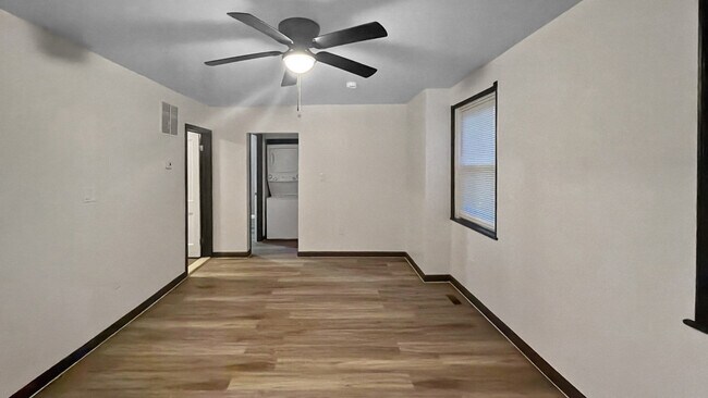 Building Photo - 507 Arsan Ave