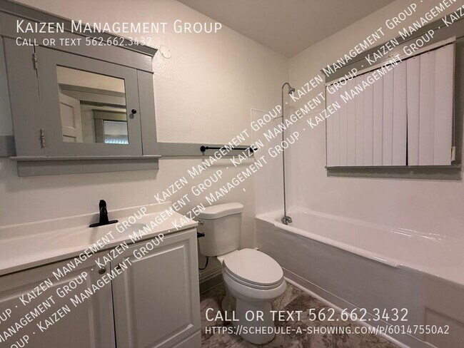 Building Photo - 534 W 14th St