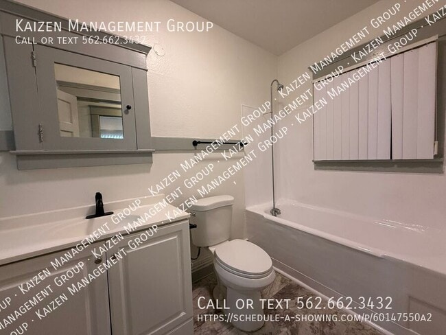 Building Photo - 536 W 14th St