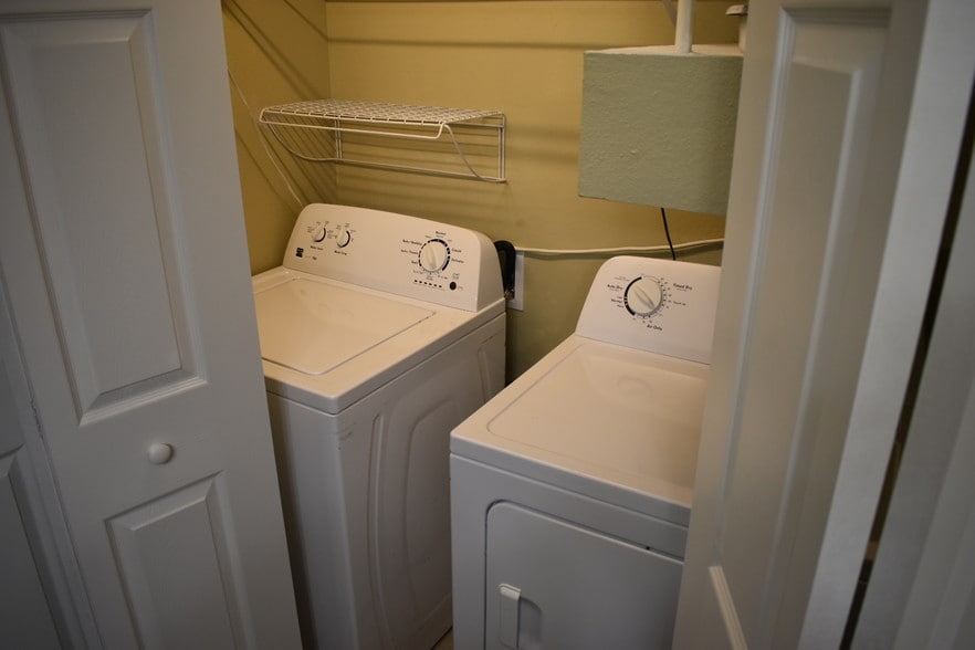 Laundry - 1810 E Palm Ave