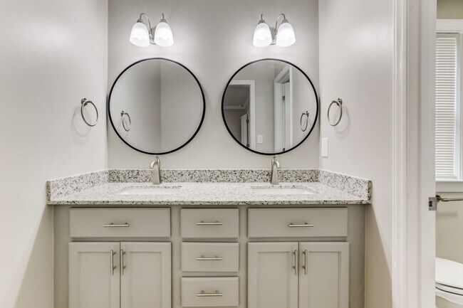 Primary Bathroom - 4112 Cobble Ct