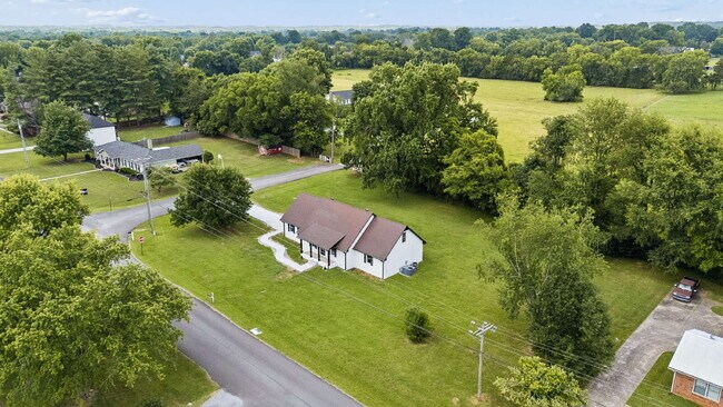 Building Photo - 112 Juniper Dr