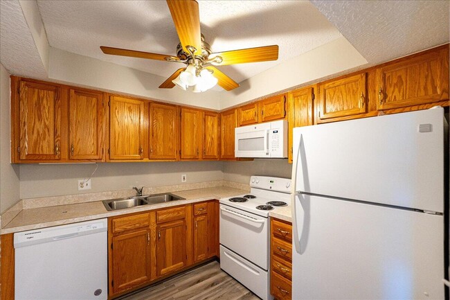 Building Photo - 950 S Kanner Hwy