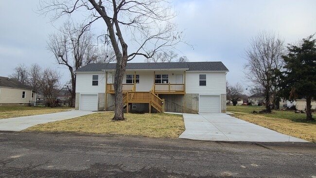 Building Photo - 410 S 2nd St