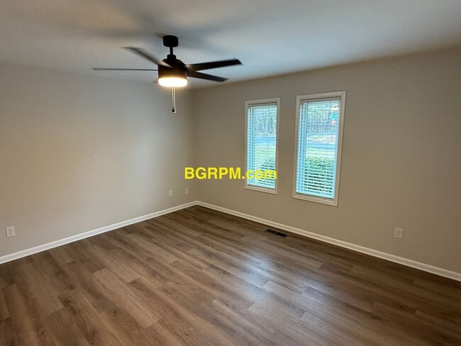 Building Photo - 3 BD 2 BA