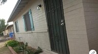 Building Photo - 1417 E La Salle St