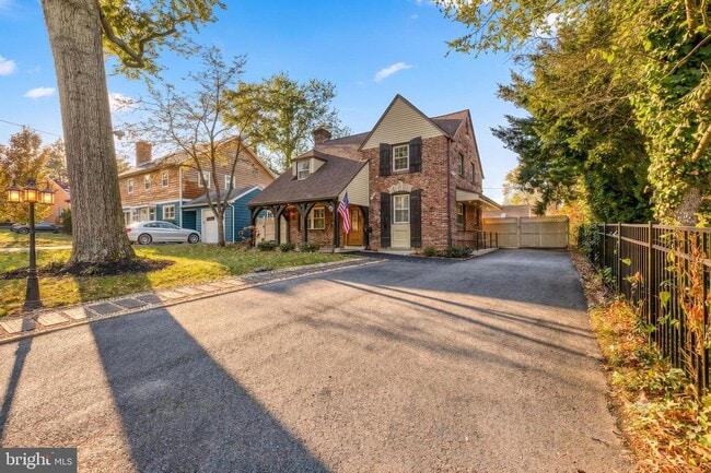 Building Photo - 63 Academy Rd