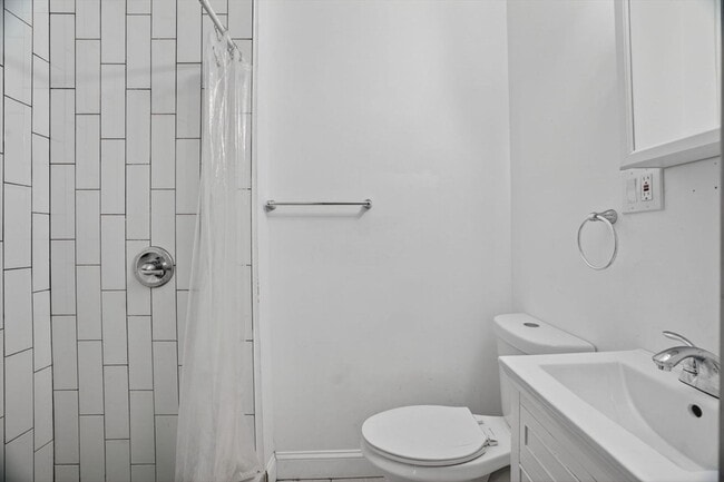 Building Photo - 583 Watertown St