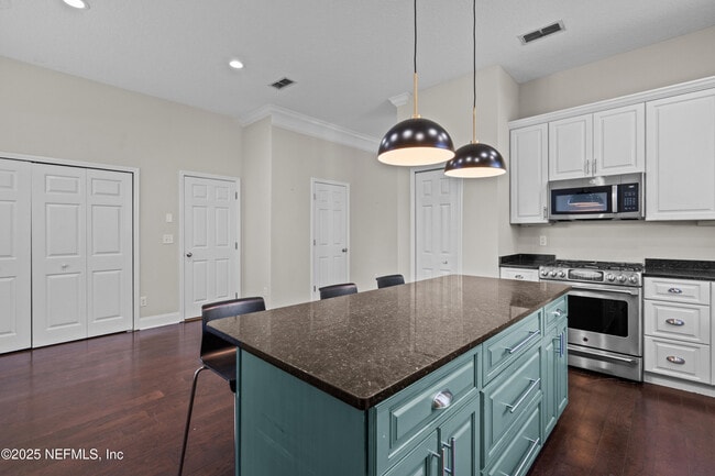 Building Photo - 4187 Quail Dr