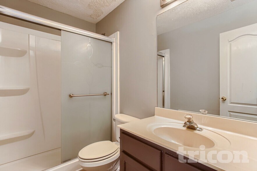 Building Photo - 1105 River Green Ct