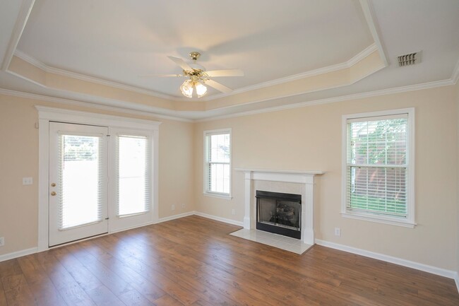 Building Photo - Lovely Townhome in Murfreesboro!