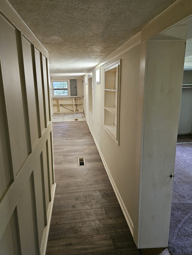 Building Photo - 2 Bedroom 2 Baths Ranch Home