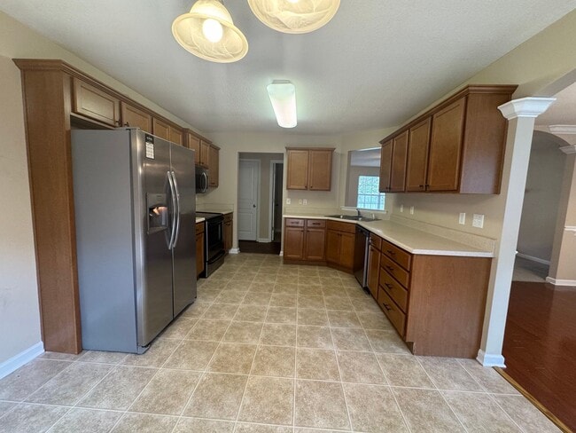 Building Photo - Spacious home in a great Ooltewah neighbor...