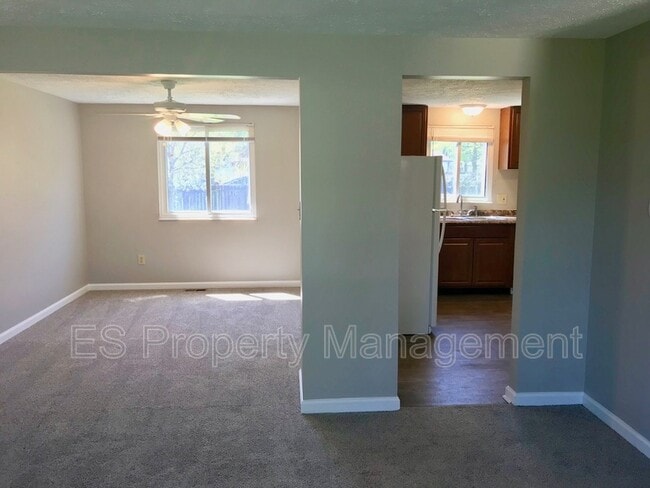 Building Photo - 6516 Zionsville Rd