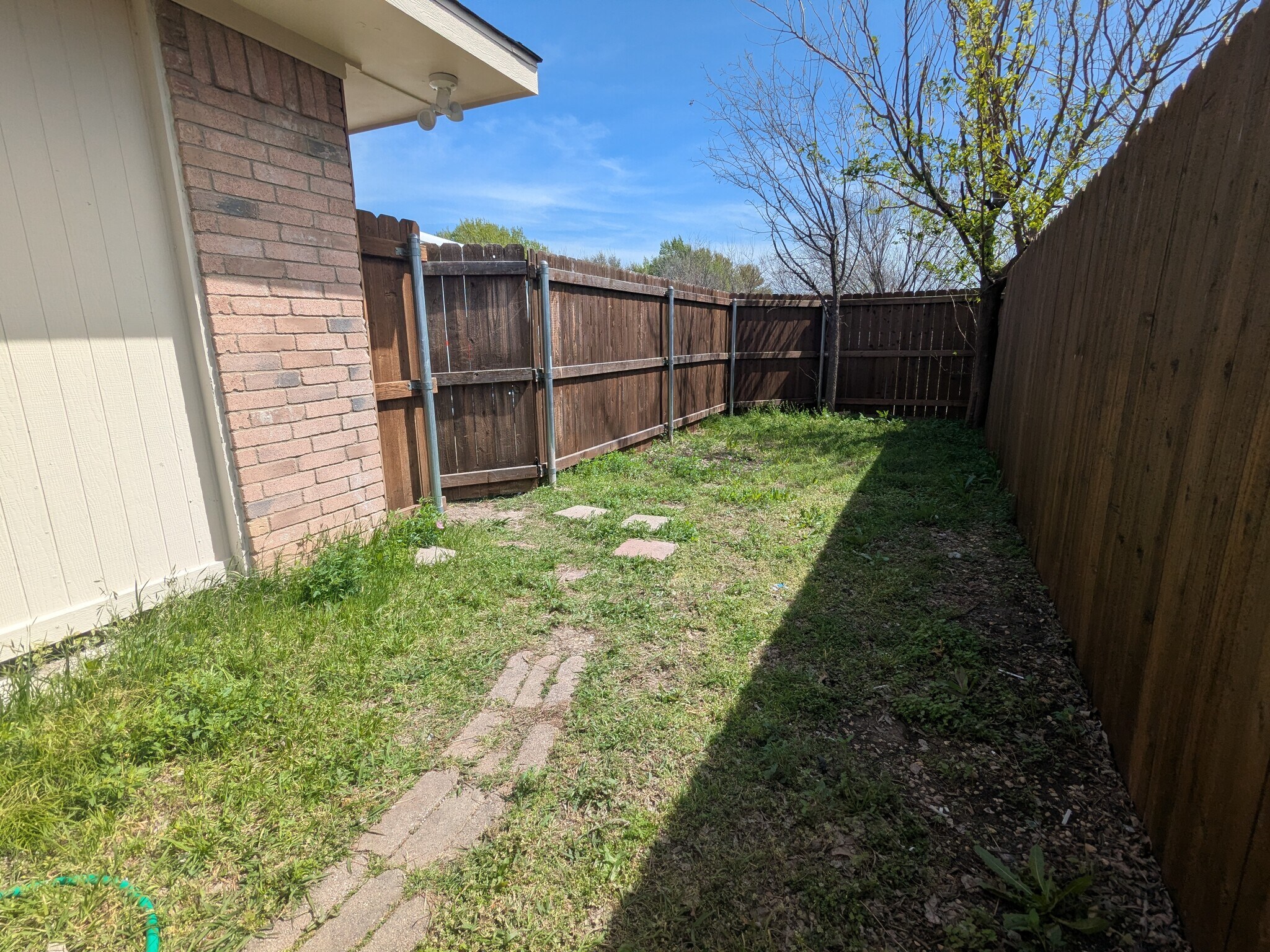 Building Photo - 2410 Cordoba Dr