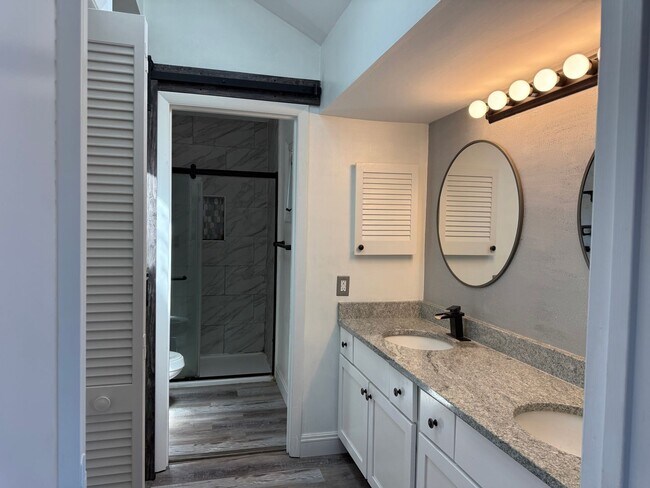 Building Photo - Beautiful 2 bedroom 2 bath unfurnished Townhome - Olde Point Golf Course - Hampstead