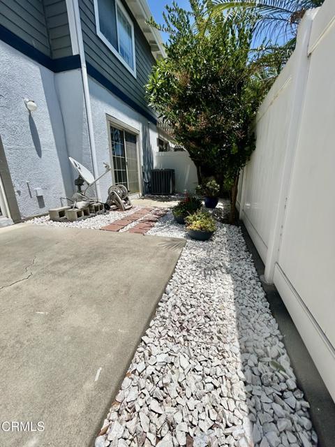 Building Photo - 1066 Sheffield Pl