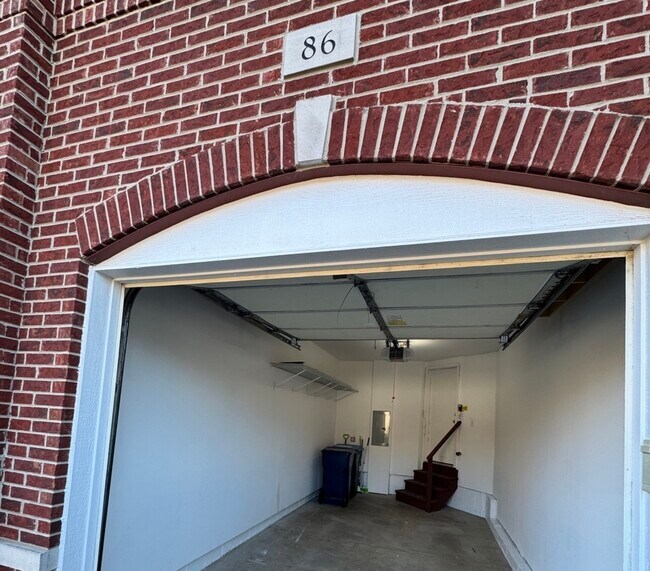 Building Photo - 86 Allerton Dr