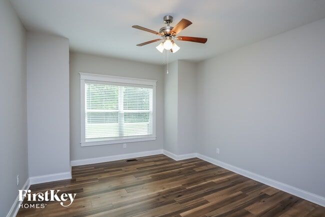 Building Photo - 3641 Cochran Rd