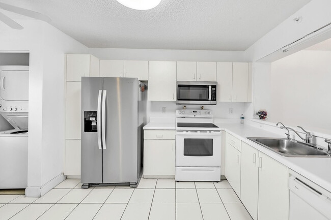 Building Photo - 9580 Weldon Cir