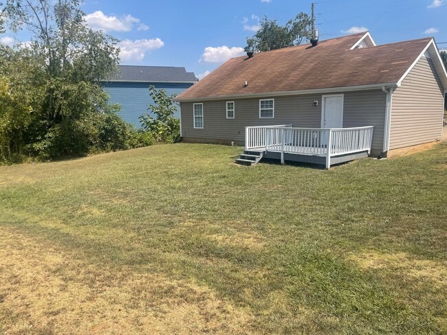 Building Photo - 3 Bedroom 2 Bath Home For Rent Near 101st!