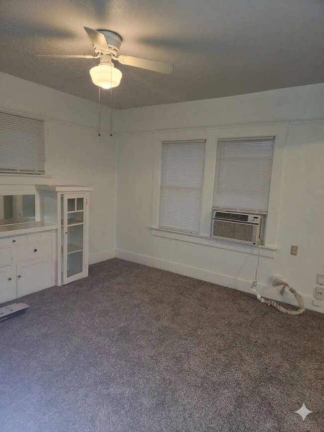 Building Photo - Charming 2 Bedroom 1 bathroom Downtown Modesto Home