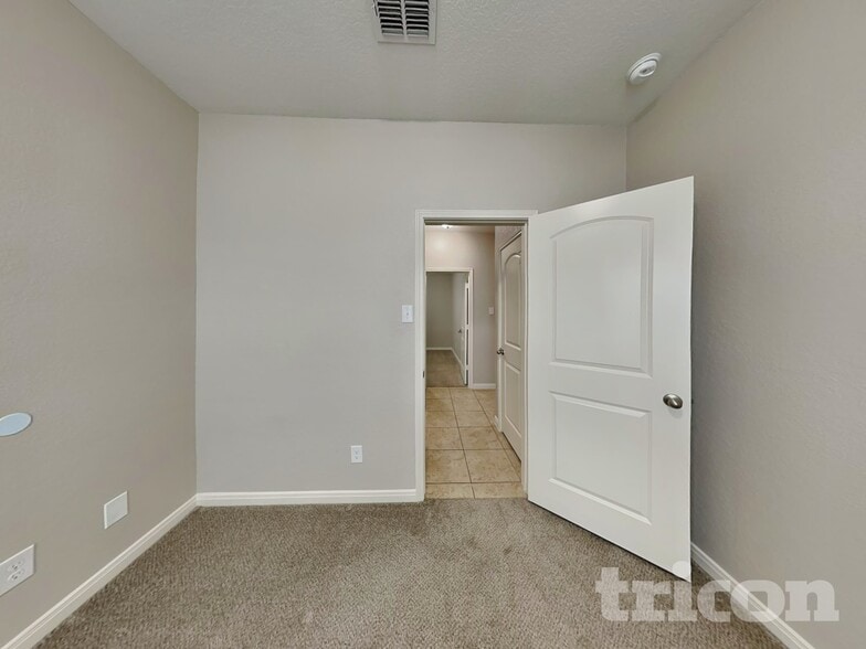 Building Photo - 6357 Hibiscus