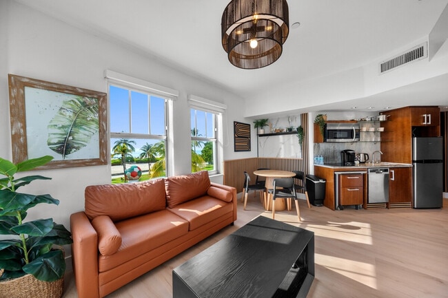 Building Photo - 1036 Ocean Dr