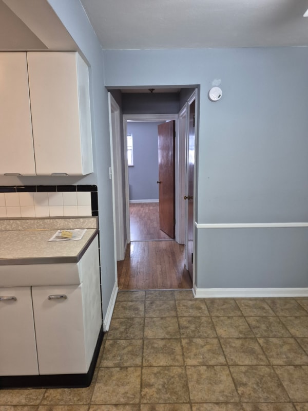 Building Photo - 3131 Mozart Ave