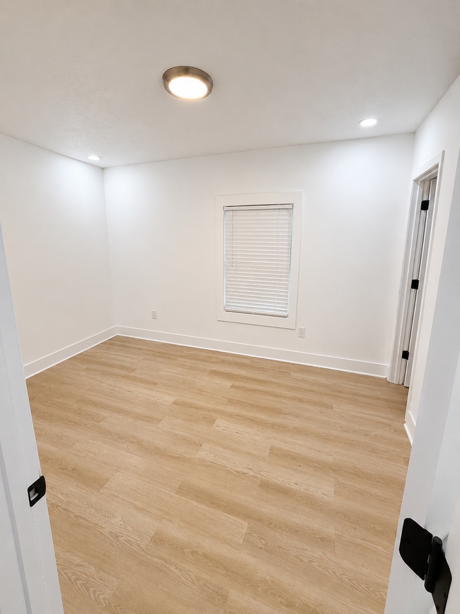 Building Photo - 3639 Agnes Ave