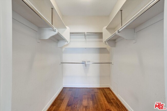 Building Photo - 1410 N Curson Ave