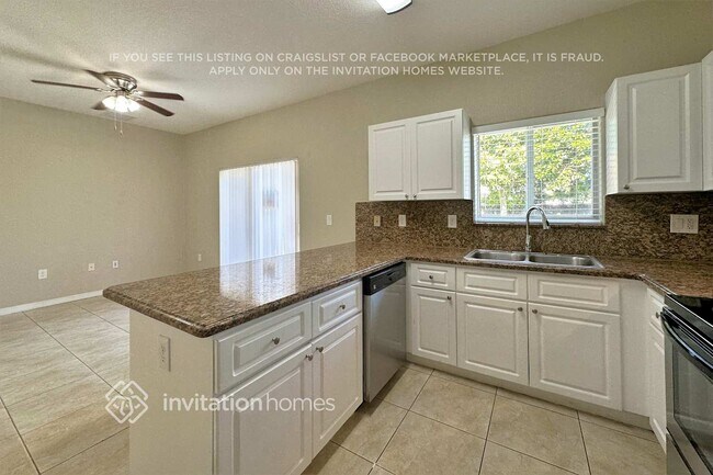 Building Photo - 4633 SW 164th Ct