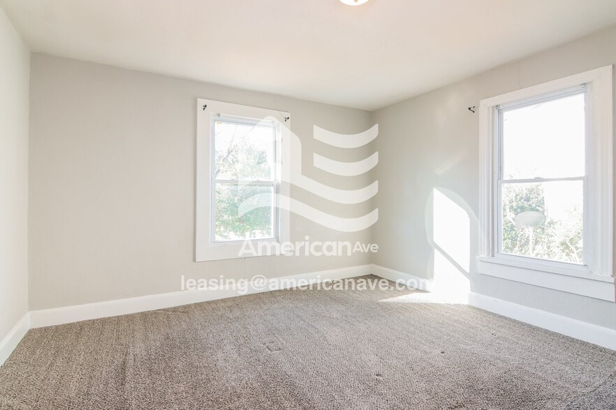 Building Photo - 2207 Heard St