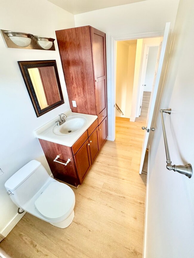 Building Photo - Castro Valley 2BD/1.5BA, 2 Story Duplex with Shared Garage