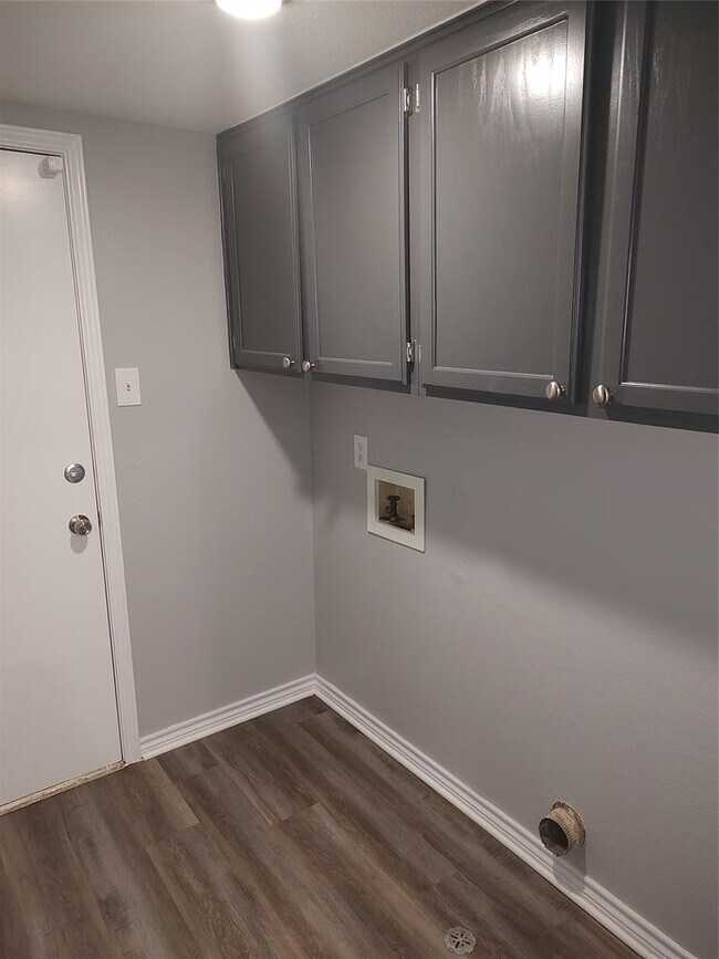 Building Photo - 1208 Gingerlily Cove