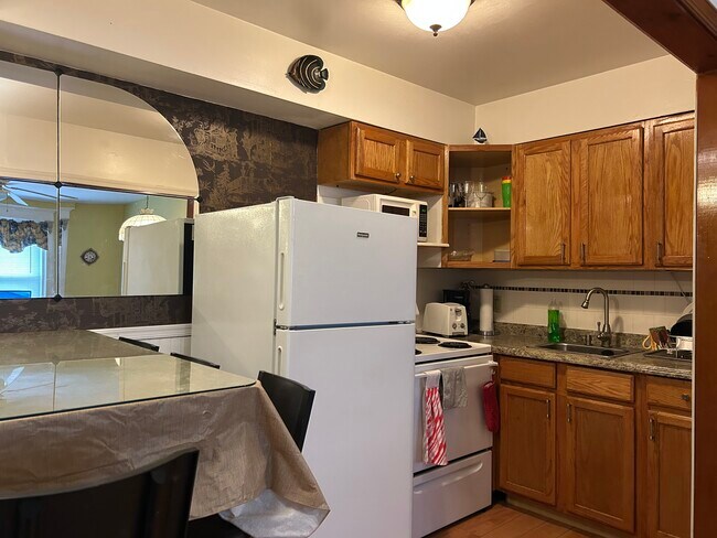 Building Photo - 4805 Ventnor Ave