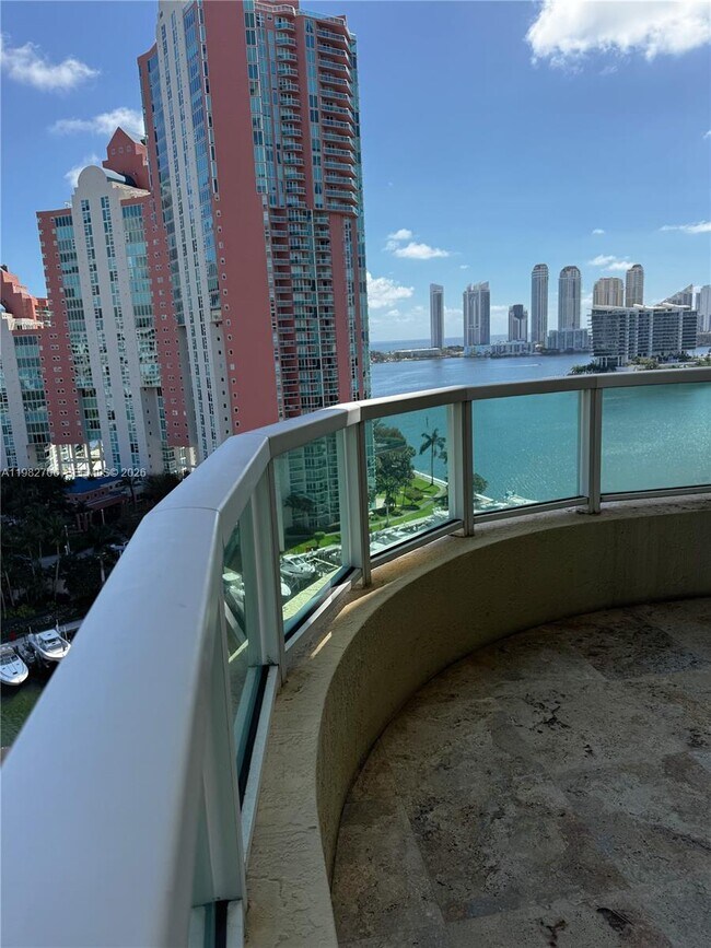 Building Photo - 3340 NE 190th St