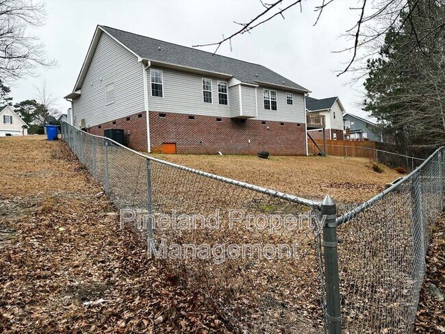 Building Photo - 7704 Redwood Ave