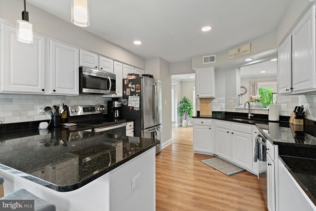 Building Photo - 6637 Kelsey Point Cir