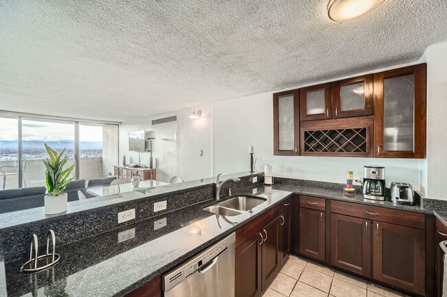 Building Photo - Downtown Denver Furnished 1 BDR w/ Rooftop...