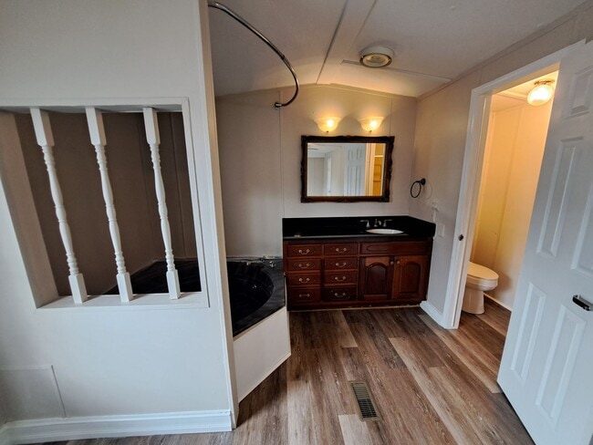 Building Photo - Remodeled 2BR/2BA mobile home off Pine For...